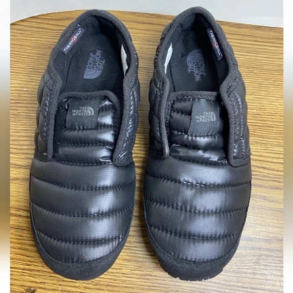 The North Face Thermoball Traction Slippers Womens 9 Arctic Faux Fur Slip On - Picture 1 of 10